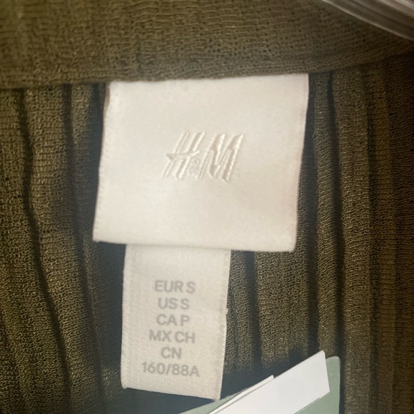 H&M Button Up - Picture 4 of 4